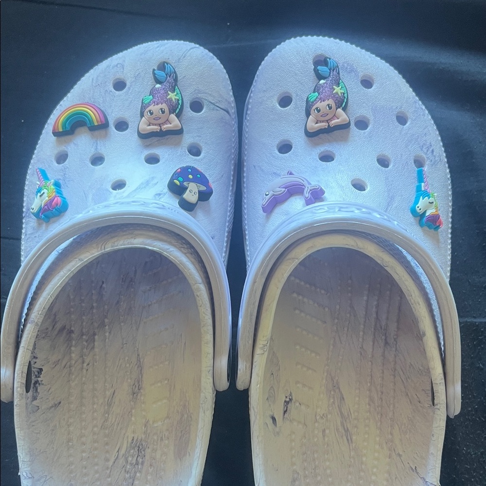 CROCS purple water color clog with Colorful Charms